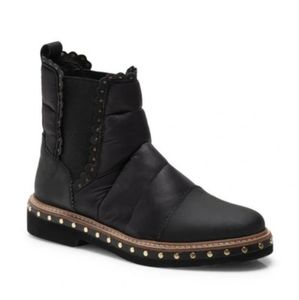 Free People Atlas Puffer Chelsea Boot, brand new, size 9.5